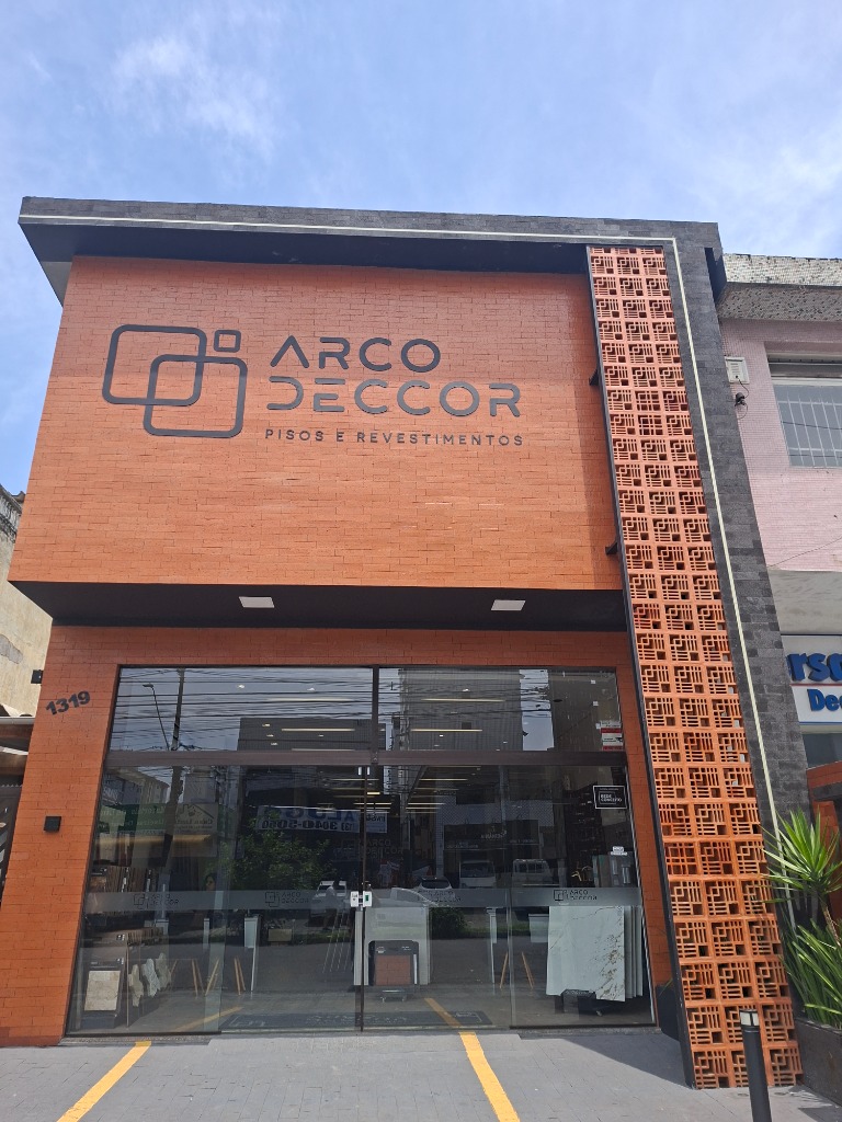 Fachada Showroom Arco Deccor